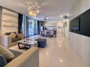 Oceanami là resort chuẩn 5 sao nằm bên Đèo Nước Ngọt, là một điểm du lịch tuyệt đẹp nằm ở ranh giới Phước Hải và Long Hải. Với địa thế "Tựa sơn, nghinh hải", Oceanami cung cấp một nguồn năng lượng tuyệt vời giúp khách hồi phục sau những ngày mệt mỏi áp lực.