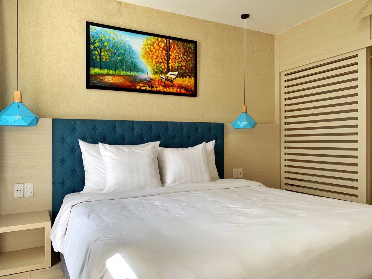 Oceanami là resort chuẩn 5 sao nằm bên Đèo Nước Ngọt, là một điểm du lịch tuyệt đẹp nằm ở ranh giới Phước Hải và Long Hải. Với địa thế "Tựa sơn, nghinh hải", Oceanami cung cấp một nguồn năng lượng tuyệt vời giúp khách hồi phục sau những ngày mệt mỏi áp lực.